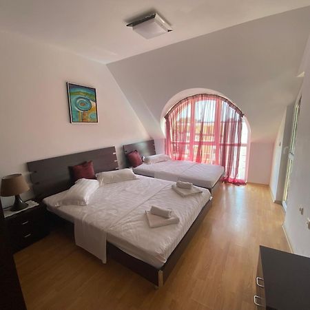 Kavarna Hills Kültér fotó