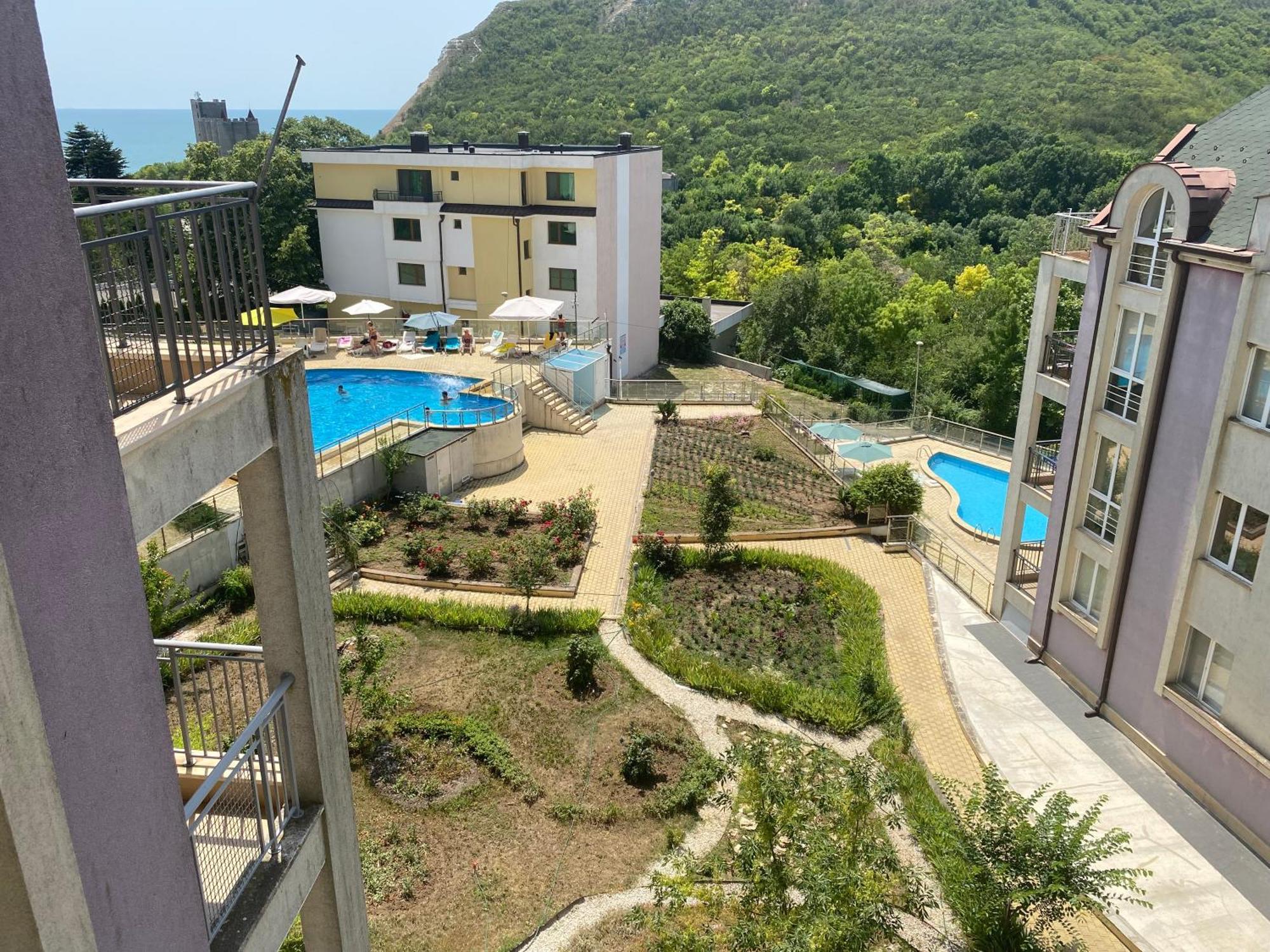 Kavarna Hills Kültér fotó